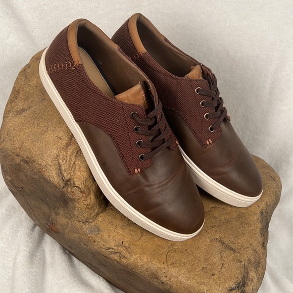 Casual shoes made by ALDO.  Two tone Canvas and Brown Leather.  Mens Size 11. - Picture 4 of 8